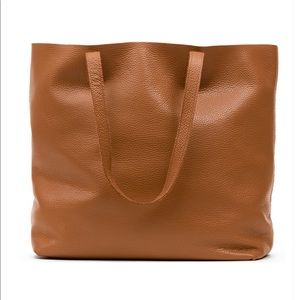 Cuyana classic tote